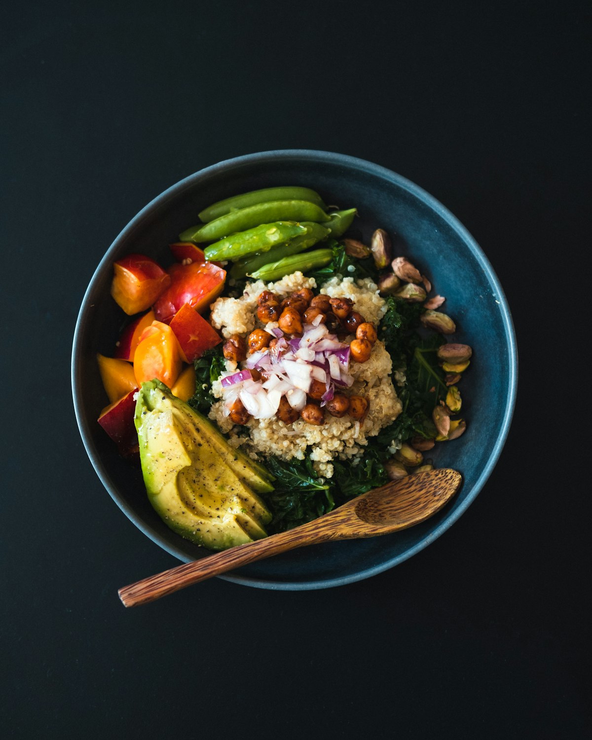 Menú GLP-1 Brasil bowl quinoa aguacate rico en proteínas